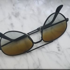 1970s Vintage Aviator Sunglasses -